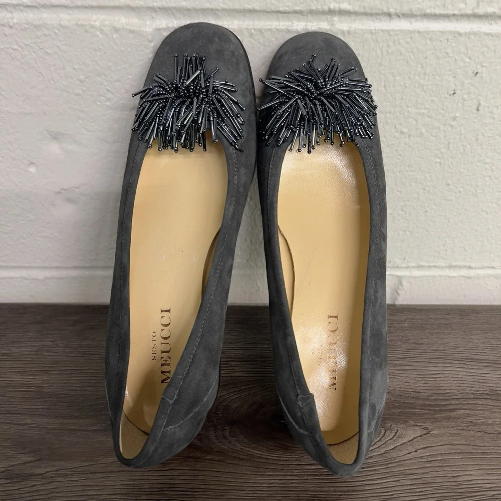 Sesto Meucci Gray Suede Beaded Pumps Women's Size 9M Italy Low Block Heel‎ Shoes